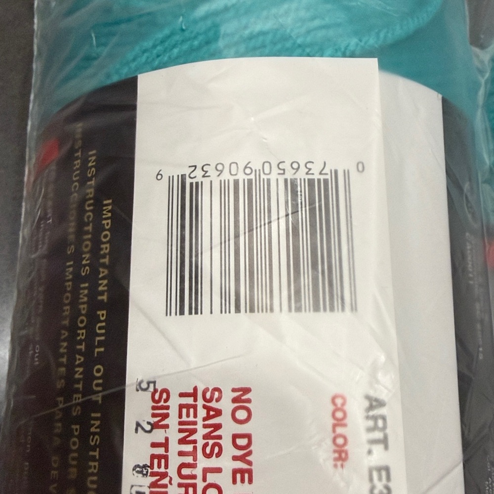 Red Heart Super Saver Yarn in 359 med. Teal. 3 Skein Bundle! 8 oz Skeins. - Picture 4 of 7